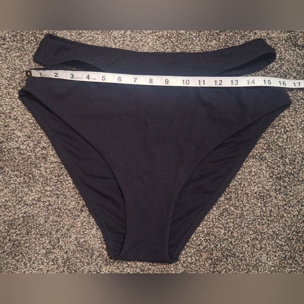 XL Nwot La Vie En Rose Black Strappy Bikini - Picture 3 of 4